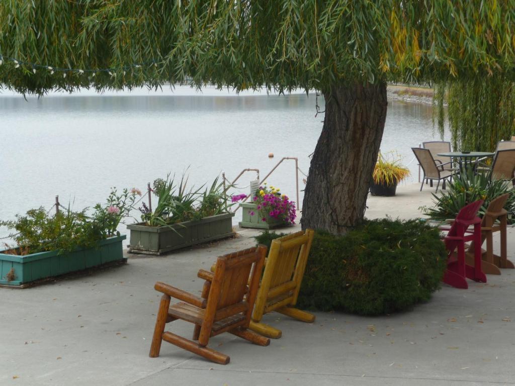 Sun Beach Motel Osoyoos Esterno foto
